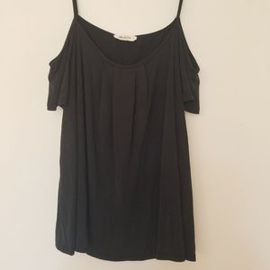 Mikey & Joey Cold shoulder flutter Top